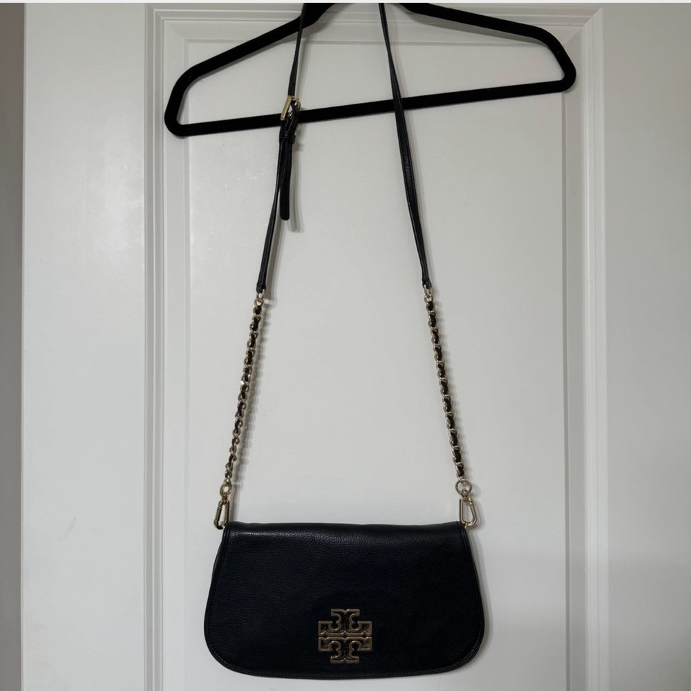 Tory Burch Black Crossbody Bag with Sleek Design